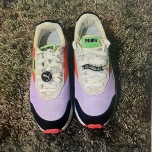 Puma Cruise Rider IWD Womens Sneakers in Light Lavender, Black & White